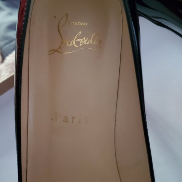 Christian Louboutin - Picture 4 of 10